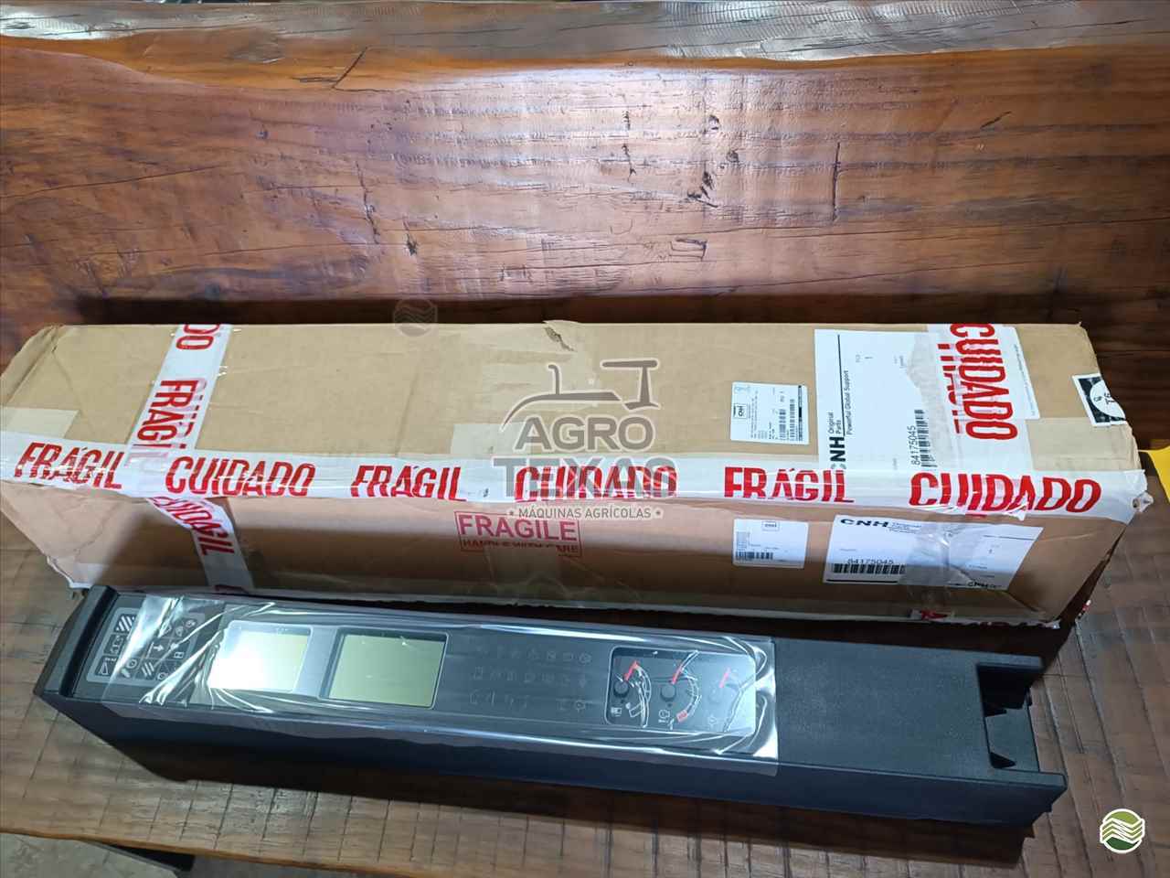 84175045 - Painel De Controle Da Cabine Colheitadeira APOST